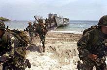 Exercice de débarquement de l’armée phillipine en 2000.