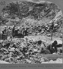 Production d'amiante dans une mine de Thetford Mines, durant les années 1920.