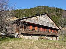 Maison paysanne savoyarde (habitat permanent), appelée chalet en Savoie (vallée d'Abondance, Chablais français)