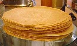 Une pile de crêpes.