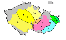 Légende: 
1 – Groupe tchèque(1a – sous-groupe tchèque du nord-est, 1b – sous-groupe tchèque du centre, 1c – sous-groupe tchèque du sud-ouest, 1d – sous-groupe du tchèque morave 
2 – Groupe de la Moravie centrale
3 – Groupe de la Moravie de l'est
4 – Groupe de la Silésie (4a – sous-groupe de la silésie-morave, 4b – sous-groupe de la Silésie polonaise)
5 – dialectes de divers endroits