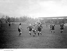 Rencontre de football féminin en France en février 1923.