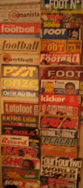 Magazines anciens et récents traitant uniquement de football.