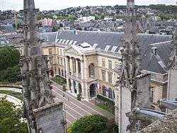 L'actuel hôtel de ville dans les bâtiments conventuels de l'abbaye de Saint-Ouen.