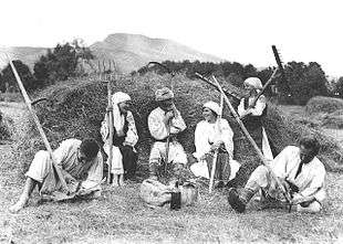 Pause pendant la fenaison - Roumanie, 1920.