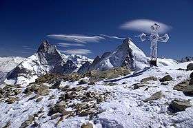 Les Alpes constituent un environnement extrême. Le canton du Valais à lui seul contient la plupart des sommets alpins de plus de 4 000 mètres.