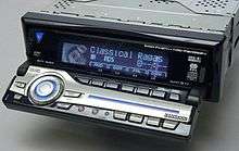 Autoradio CD haut de gamme Kenwood de 2003.