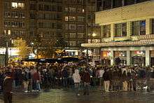 Nuit de fête place Flagey.