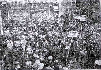 Le 3 mai 1931, la foule parisienne assiste au défilé des harmonies, fanfares et orphéons participant au grand concours international de musique organisé par Oscar Dufrenne et Le Petit Parisien[110].