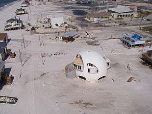 Maison conçue pour résister aux cyclones (ici après l'ouragan Dennis de 2005).