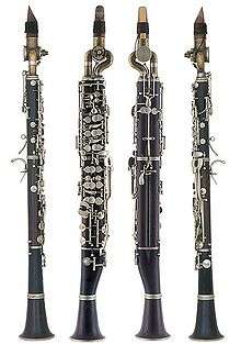Différentes vues d'une clarinette à quarts de tons de Fritz Schüller (1883-1977).