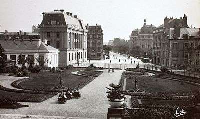 L'avenue Janvier au **Xe siècle, conduisant de la gare au jardin Saint-George (vu de ce dernier).