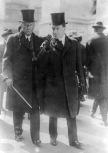 John D. Rockefeller (à gauche) et son fils John D. Rockefeller, Junior.