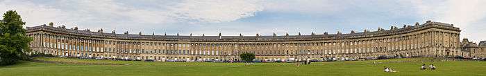 Vue panoramique du Royal Crescent.