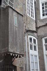 Latrine suspendue, cour de la « maison du corsaire » à Saint-Malo