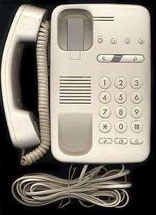 Téléphone filaire du début des années 2000.