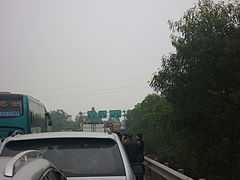 在中国，**是道路交通堵塞发生的高峰期，尤其是在城际道路例如是高速公路上，因为车流量在**期间急剧上升，使事故频生。